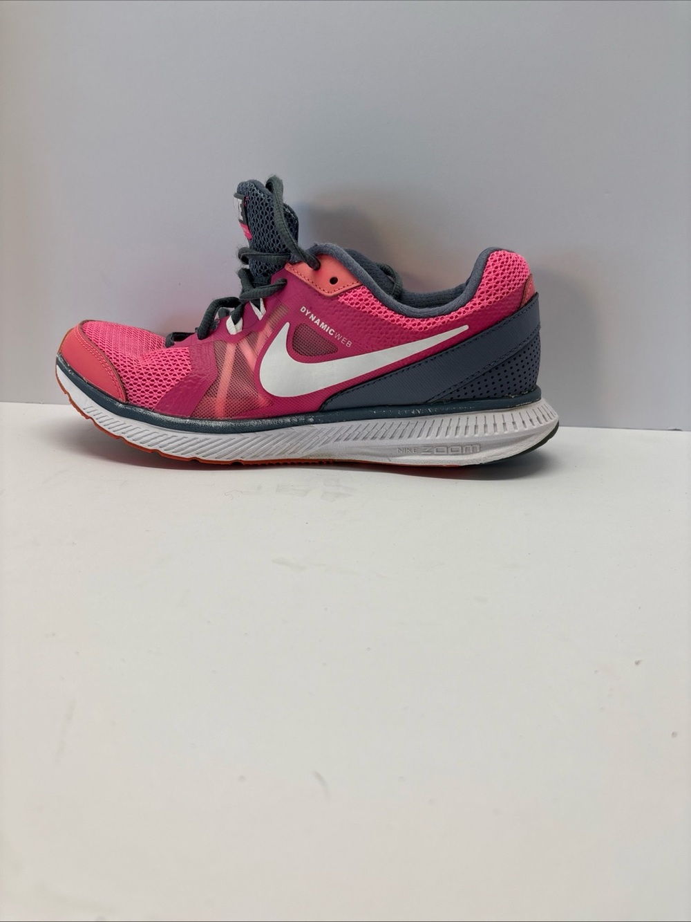 Nike Zoom Dynamic Web Women's Pink and Gray Dynamic Web Running Shoe size 8.58